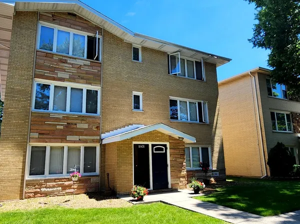 $1,695 | 10431 South Keating Avenue, Unit 3, Oak Lawn, IL 60453