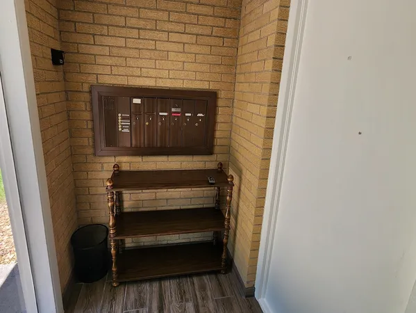 $1,695 | 10431 South Keating Avenue, Unit 3, Oak Lawn, IL 60453