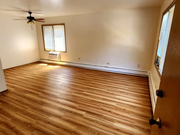 $1,695 | 10431 South Keating Avenue, Unit 3, Oak Lawn, IL 60453