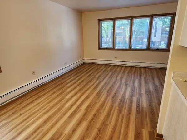 $1,695 | 10431 South Keating Avenue, Unit 3, Oak Lawn, IL 60453