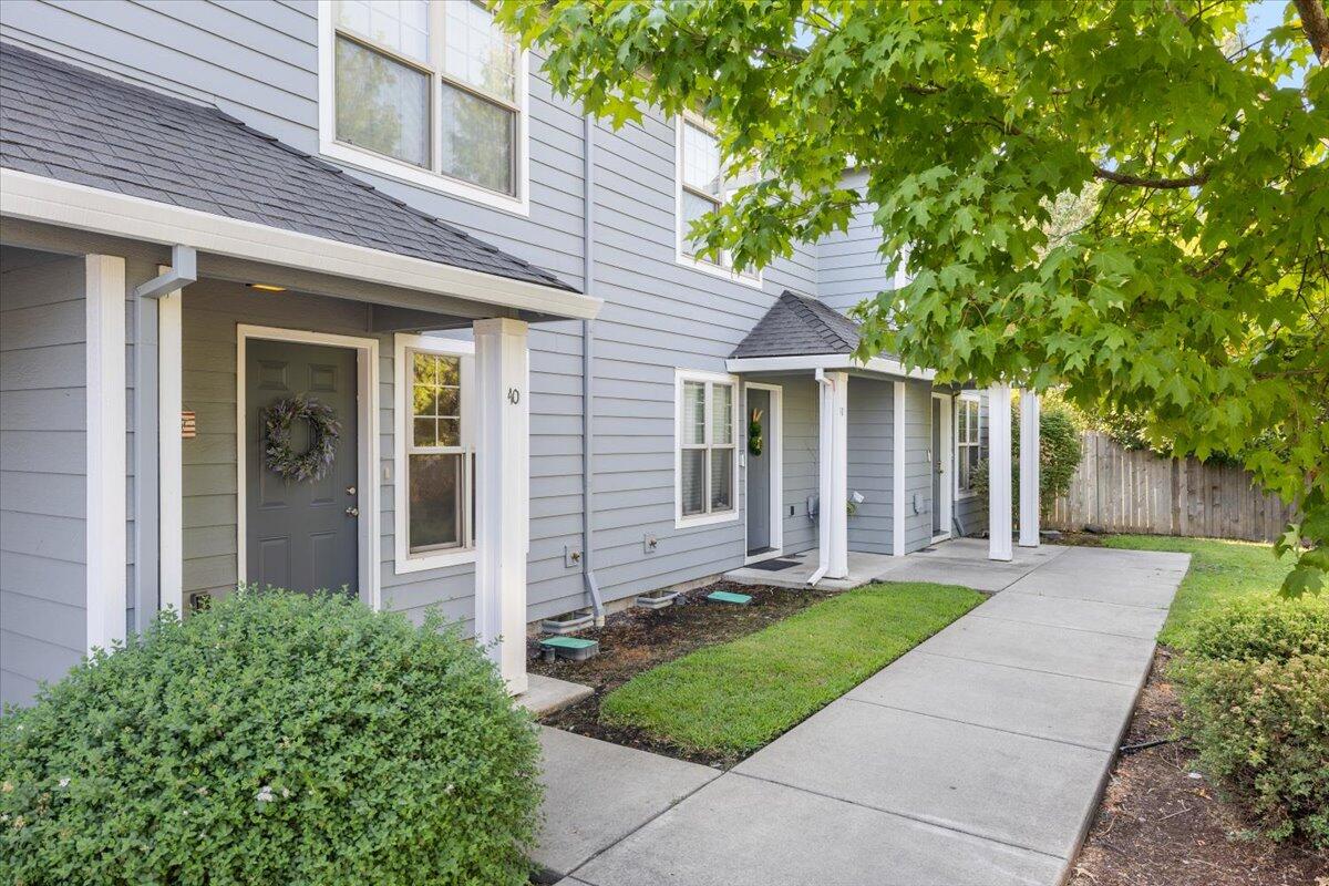 450 Midway Road, Unit 40 Medford, OR 97501 - Photo 1 of 27 01_450_Midway_40