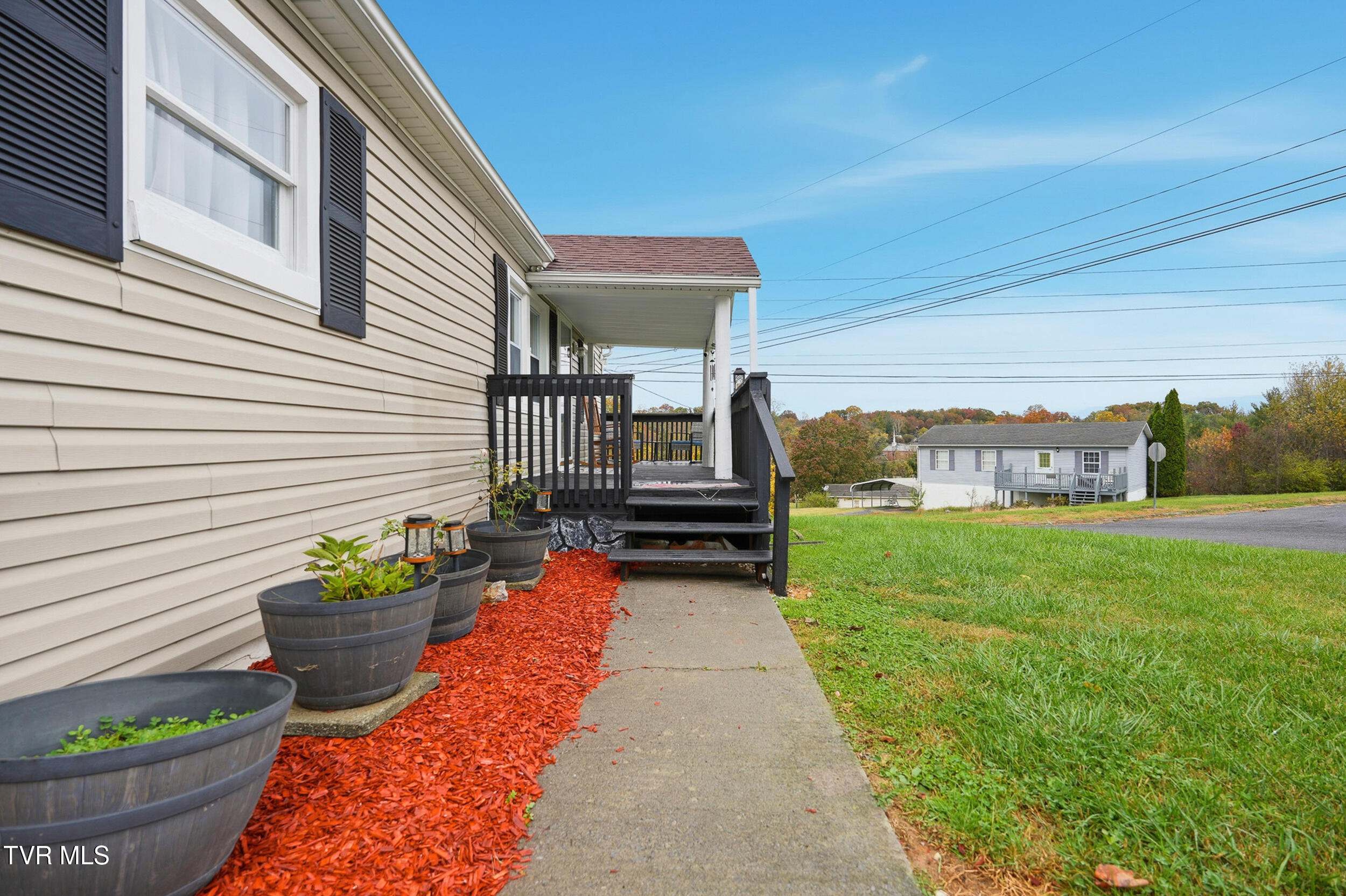 109 Penrod Road Bristol, TN 37620 - Photo 9 of 41 *