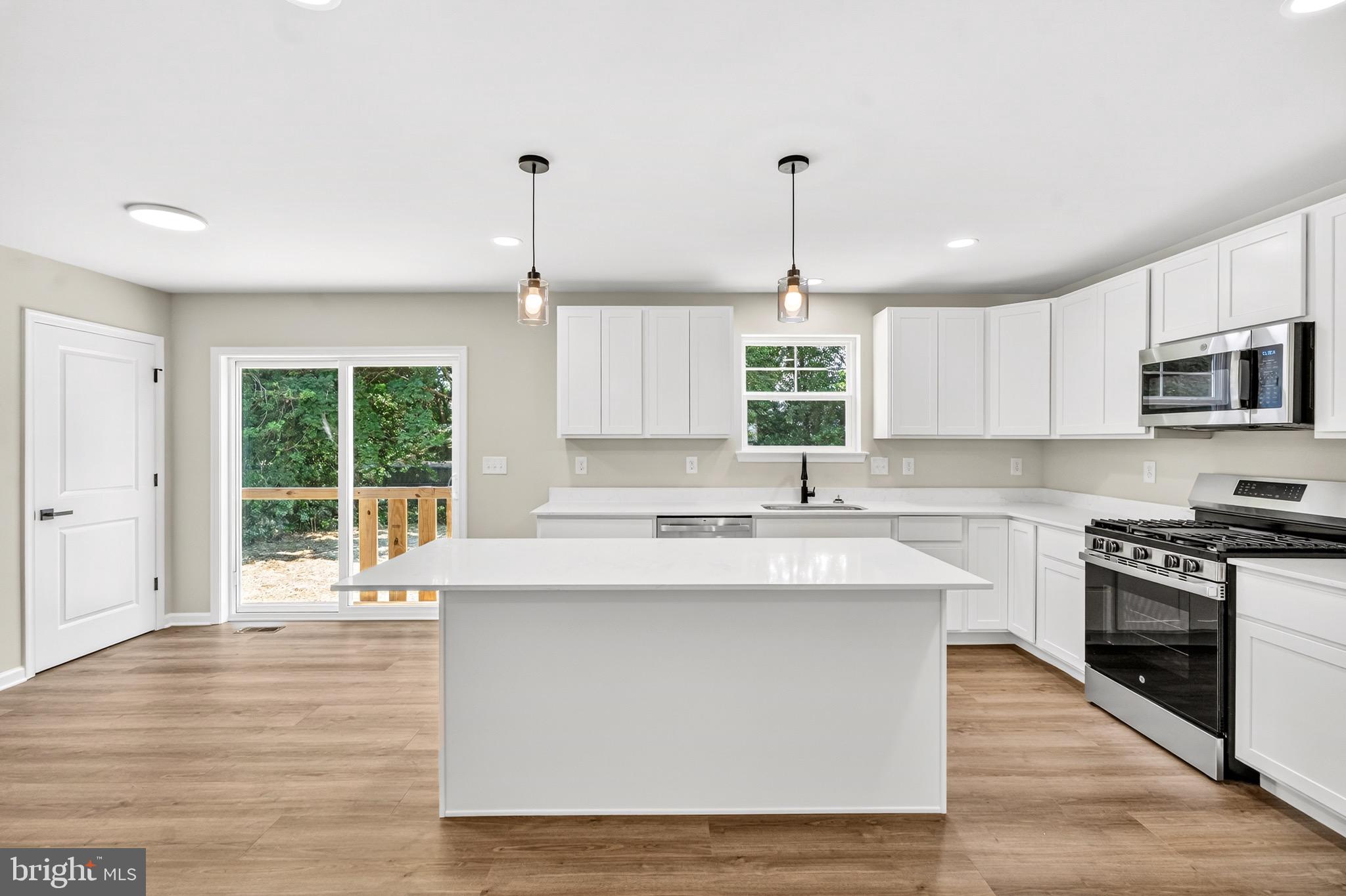 69 Main Street Bridgeport, NJ 08014 - Photo 8 of 27