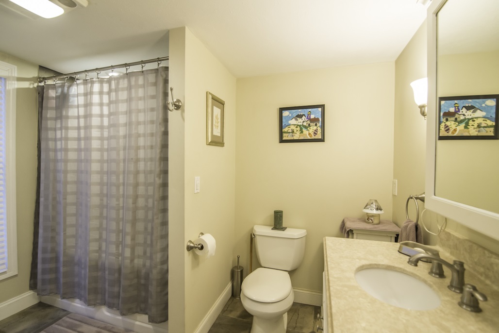 35 Island Pond Road Hampstead, NH 03841 - Photo 22 of 28 Gallery Image 22
