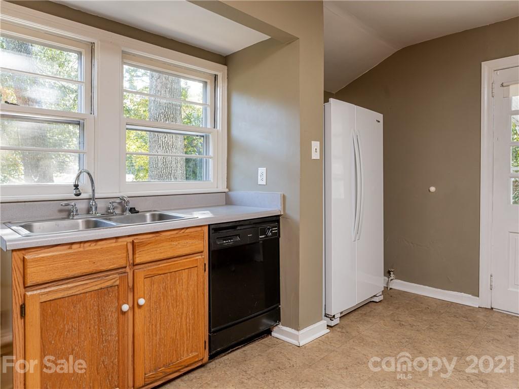 78 Beverly Road Asheville, NC 28805 - Photo 12 of 24 Gallery Image 12