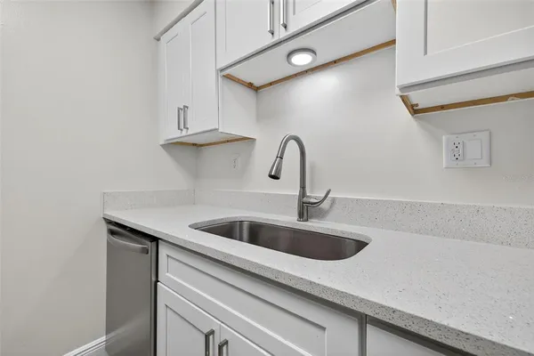 a close view of sink and tap