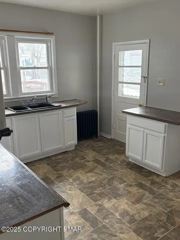 $1,495 | 27 Edison Street, Wilkes Barre, PA 18702