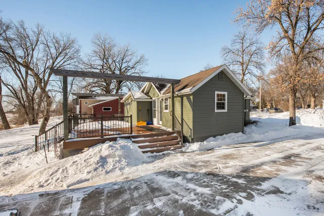 $169,900 | 111 West 4th Street, Morris, MN 56267