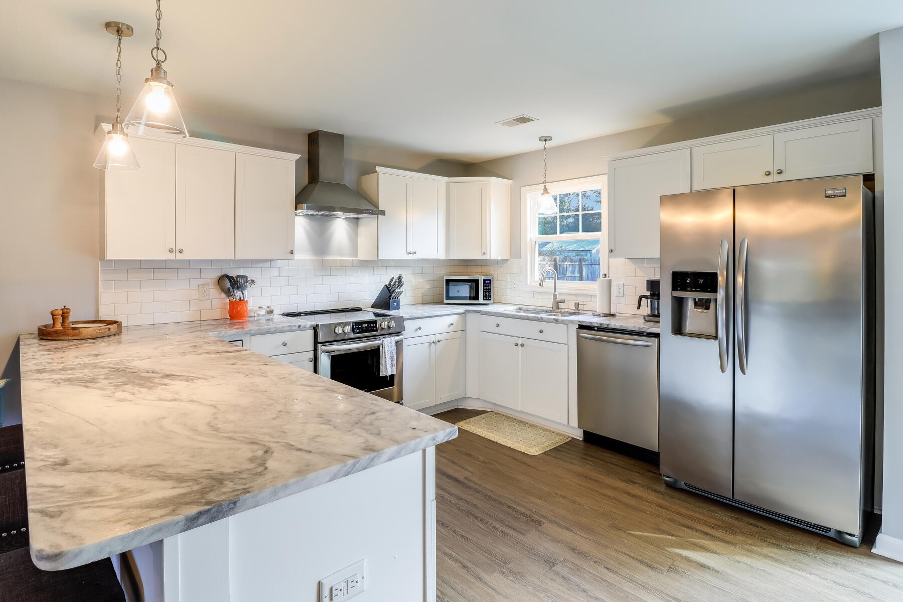 858 Montgomery Road Charleston, SC 29412 - Photo 6 of 21 IMG_1334