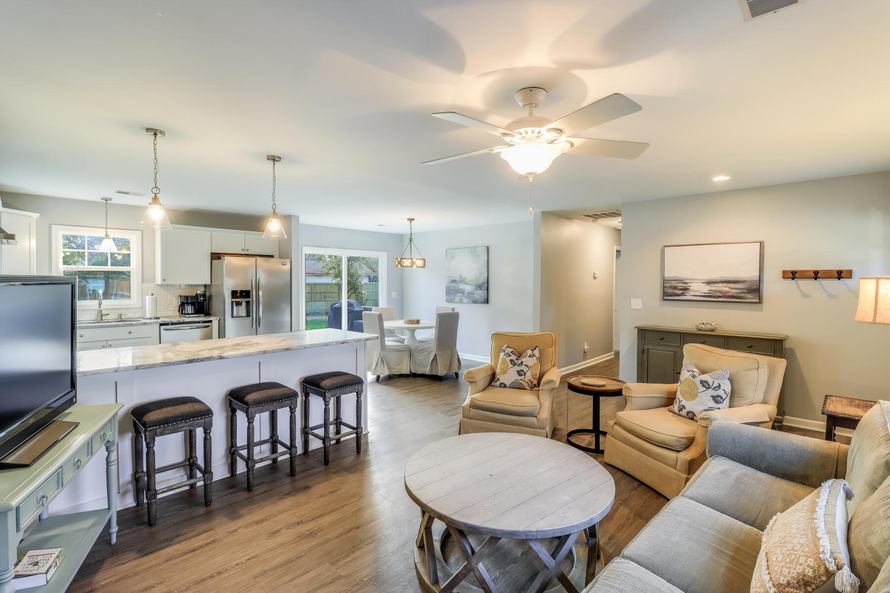 858 Montgomery Road Charleston, SC 29412 - Photo 7 of 21 IMG_1360