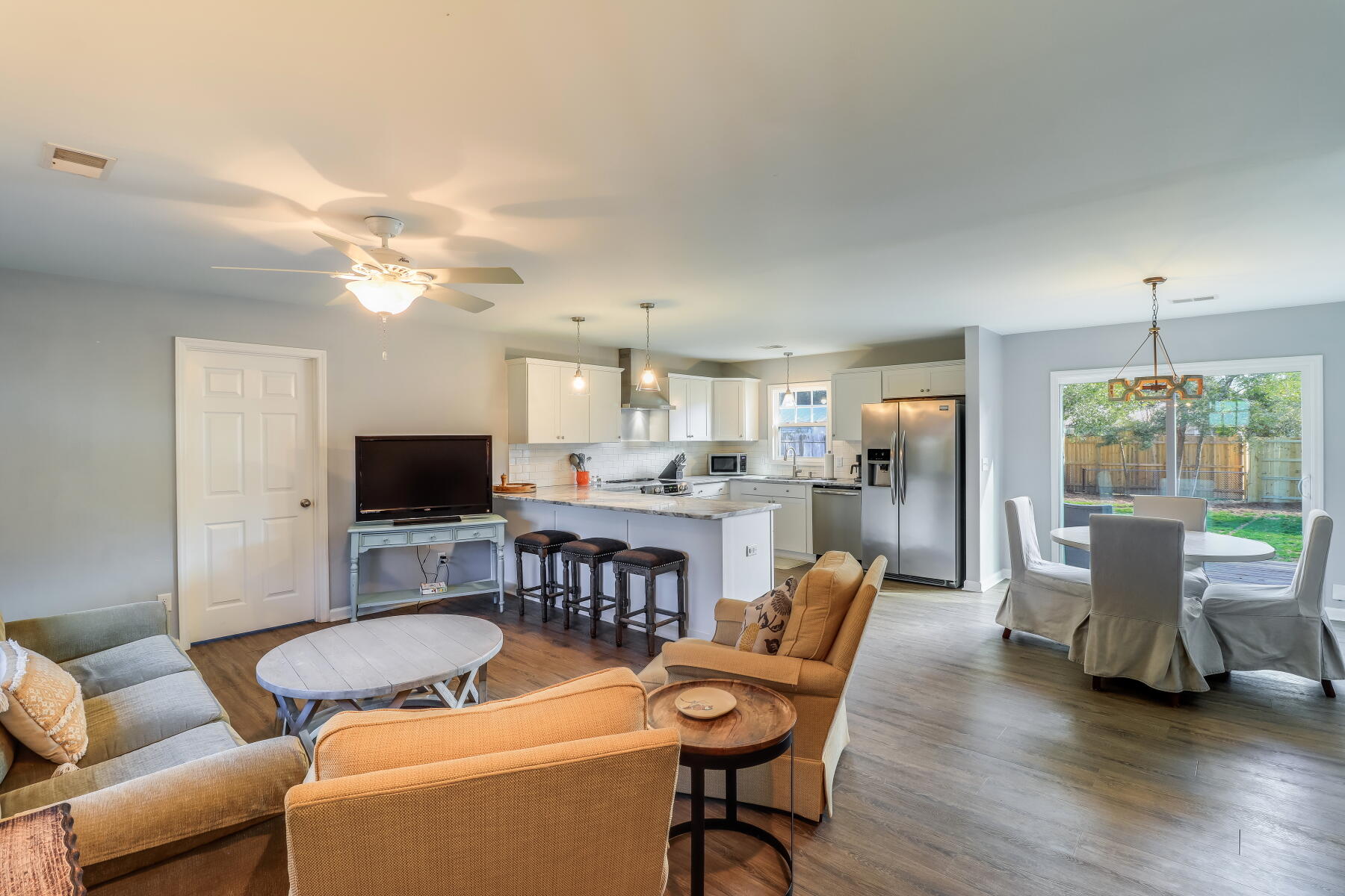 858 Montgomery Road Charleston, SC 29412 - Photo 8 of 21 IMG_1351