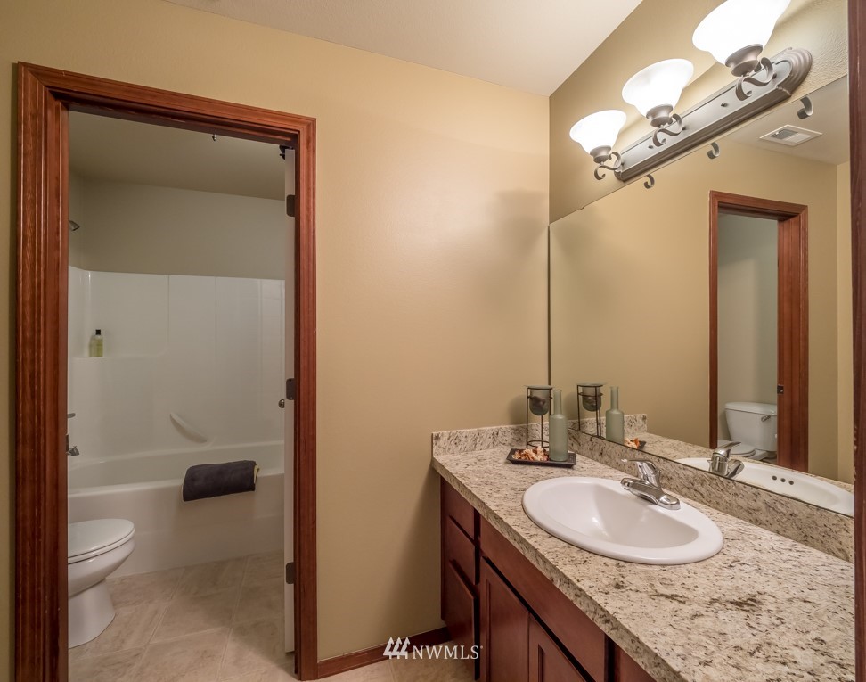 1064 215th Place Southeast Bothell, WA 98021 - Photo 14 of 19