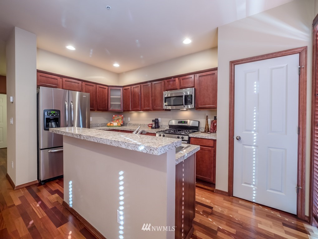 1064 215th Place Southeast Bothell, WA 98021 - Photo 4 of 19