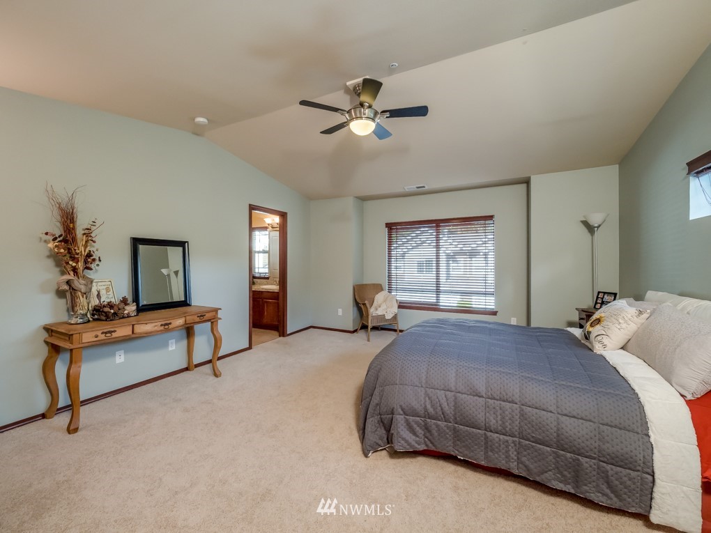1064 215th Place Southeast Bothell, WA 98021 - Photo 8 of 19