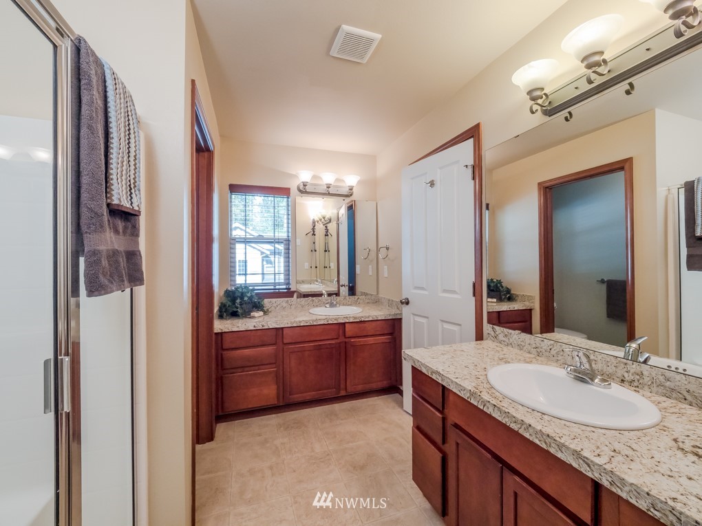 1064 215th Place Southeast Bothell, WA 98021 - Photo 10 of 19