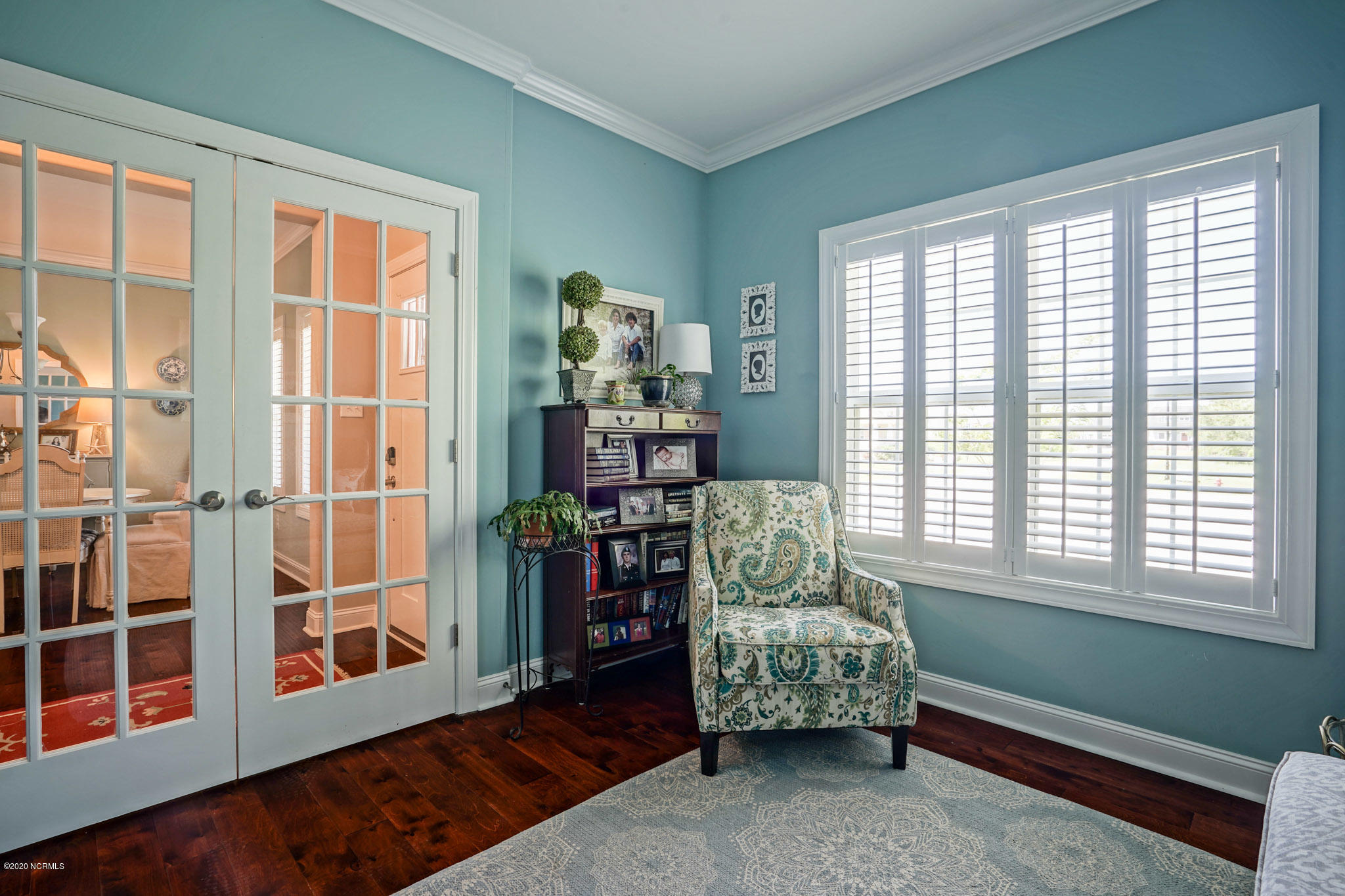 118 Scouts Bend Road Beaufort, NC 28516 - Photo 12 of 47 Front Entrance and Parlor