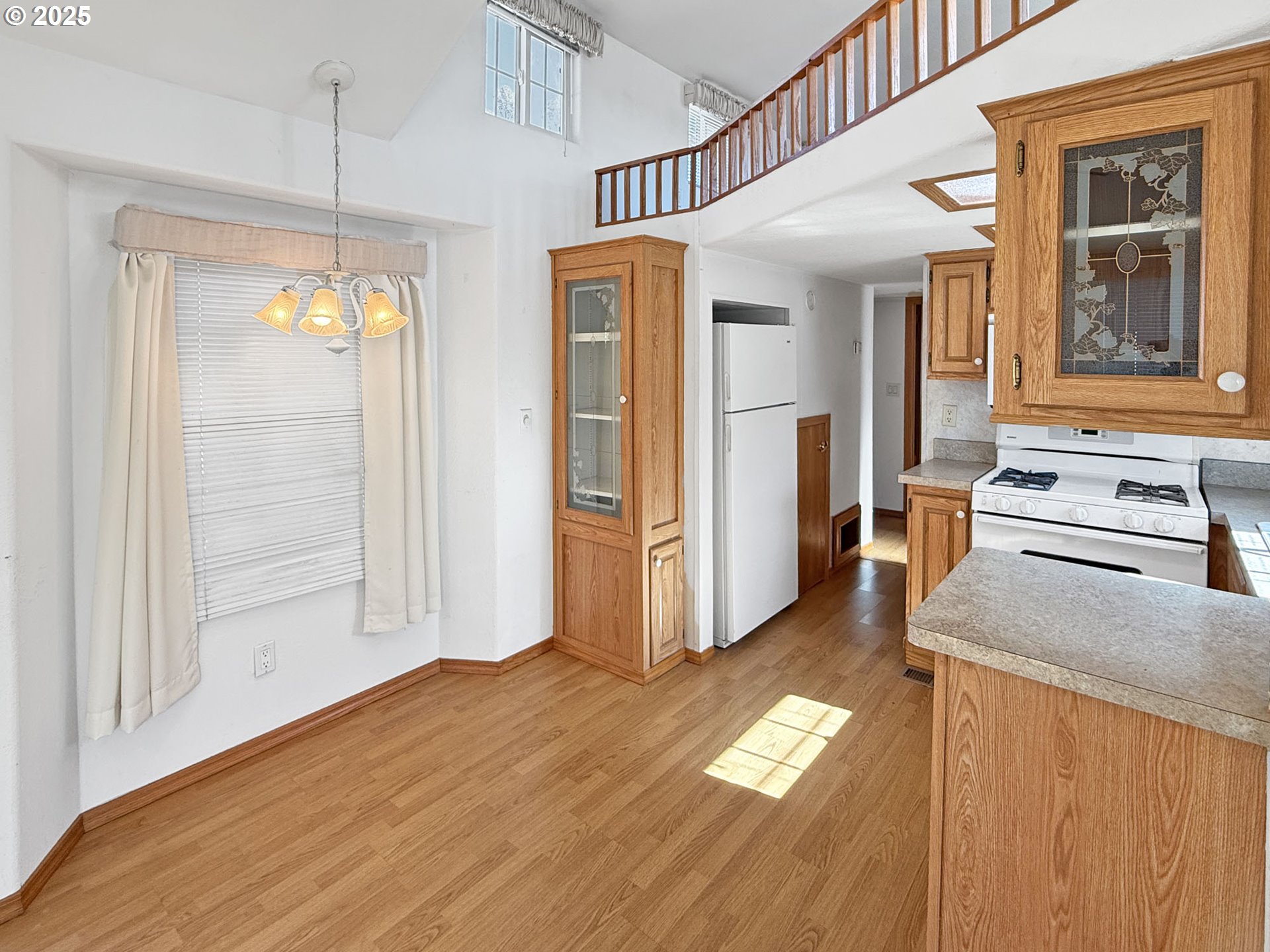 16219 Lower Harbor Road, Unit 20 Brookings, OR 97415 - Photo 5 of 18 Dining Area