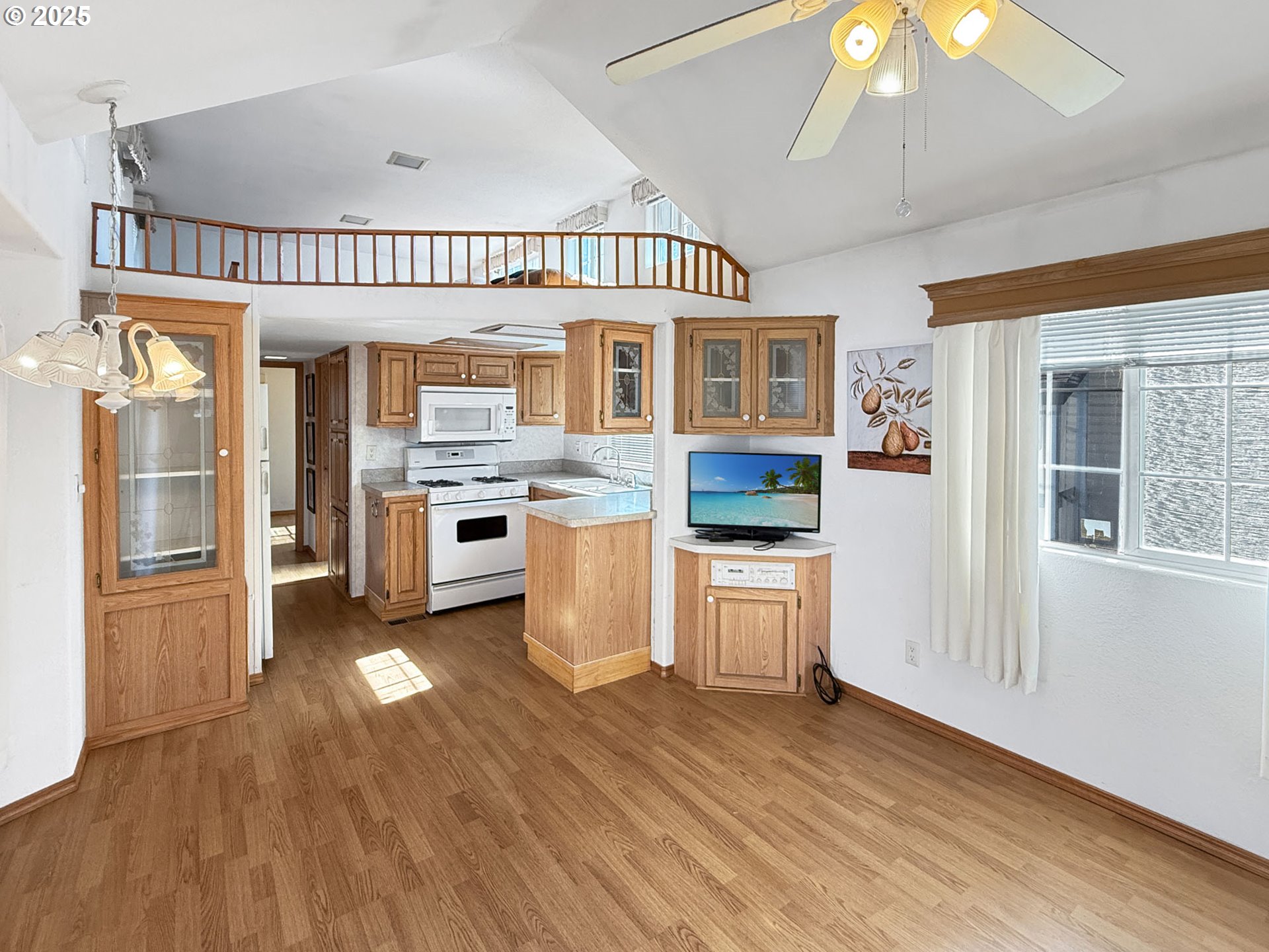 16219 Lower Harbor Road, Unit 20 Brookings, OR 97415 - Photo 6 of 18 Living Room/Dining Room
