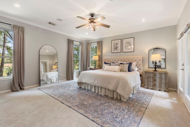 $850,000 | 10 Mill Point Place, The Woodlands, TX 77380
