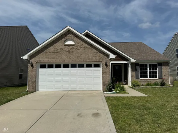 $1,895 | 2584 Shadowbrook Trace, Greenwood, IN 46143