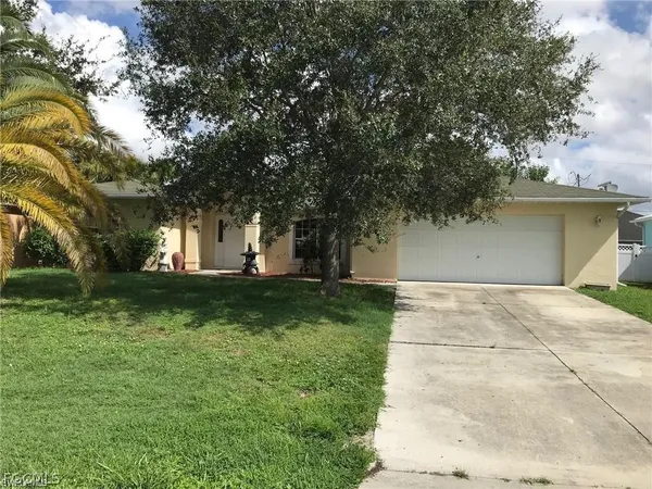 $2,300 | 1139 Southwest 43rd Street, Cape Coral, FL 33914