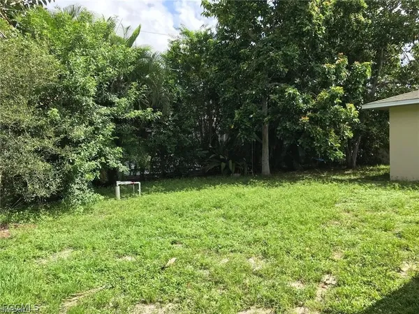 $2,300 | 1139 Southwest 43rd Street, Cape Coral, FL 33914