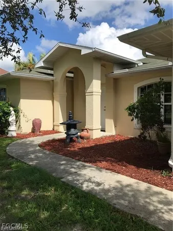 $2,300 | 1139 Southwest 43rd Street, Cape Coral, FL 33914