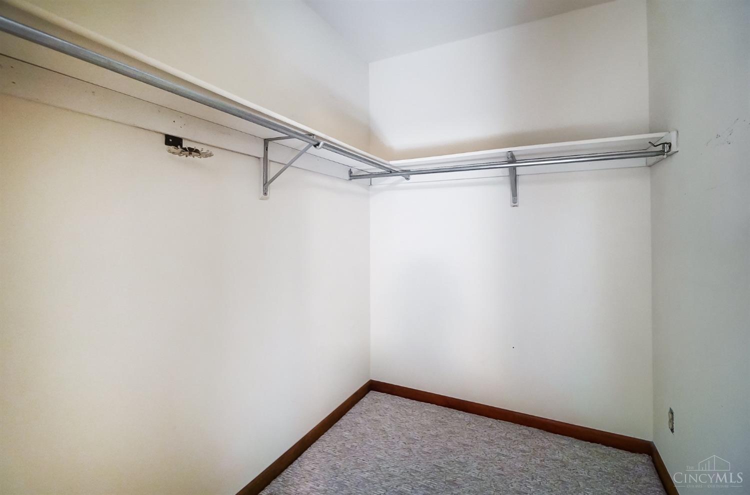 2923 Kleeman Road Cincinnati, OH 45211 - Photo 22 of 36