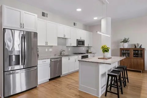 $595,000 | 1240 South 2nd Street, Unit 716, Minneapolis, MN 55415