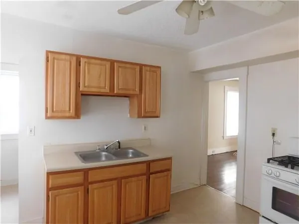 $1,900 | 56-58 Edwin Street, Unit 2, Bridgeport, CT 06607