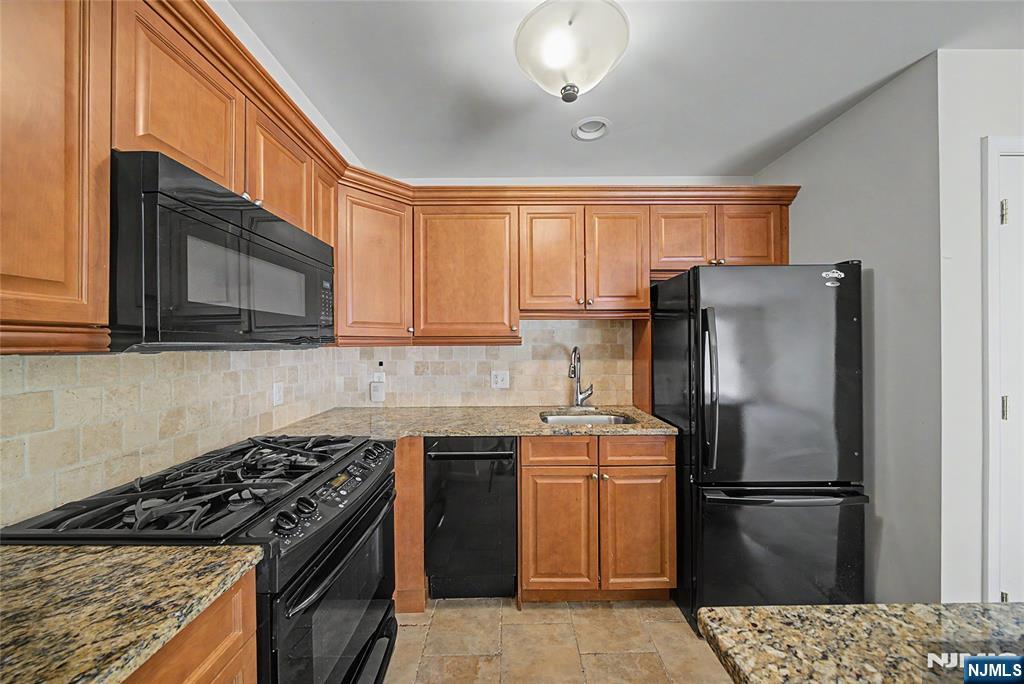 58 Kinderkamack Road, Unit 22 Emerson, NJ 07630 - Photo 5 of 24