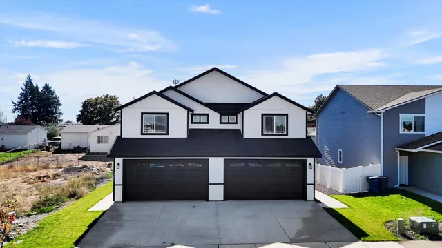 $650,000 | 13813 West Redding Drive, Unit 13811 W REDDING DR, Airway Heights, WA 99001