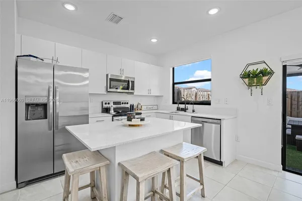 $468,000 | 9941 Southwest 231st Lane, Unit 9941, Miami, FL 33190