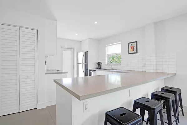 $4,000 | 625 Northeast 13th Avenue, Unit 2, Fort Lauderdale, FL 33304