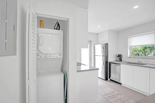 $4,000 | 625 Northeast 13th Avenue, Unit 2, Fort Lauderdale, FL 33304