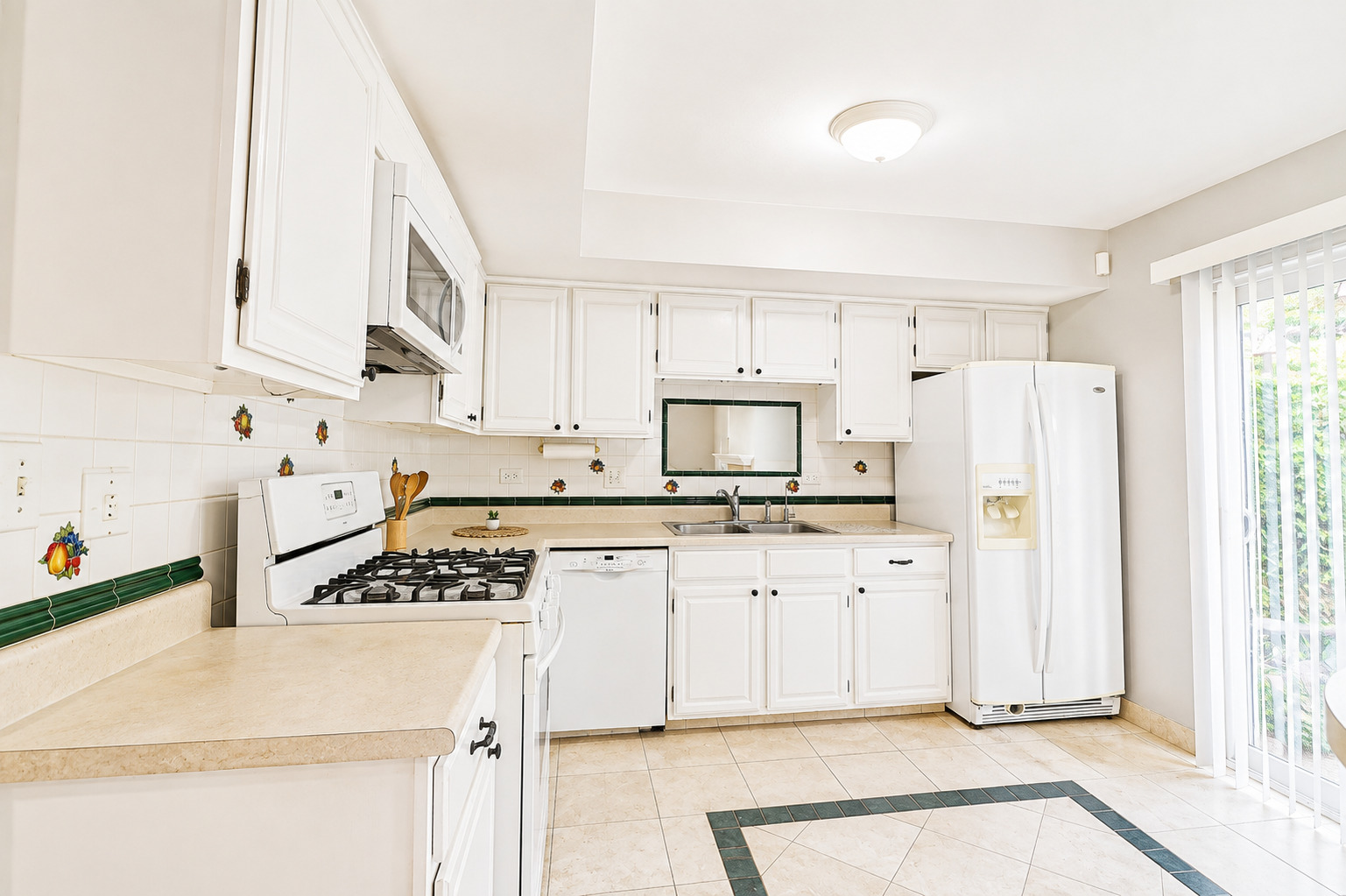 1348 Inverness Drive Elgin, IL 60120 - Photo 5 of 20 Gallery Image 5