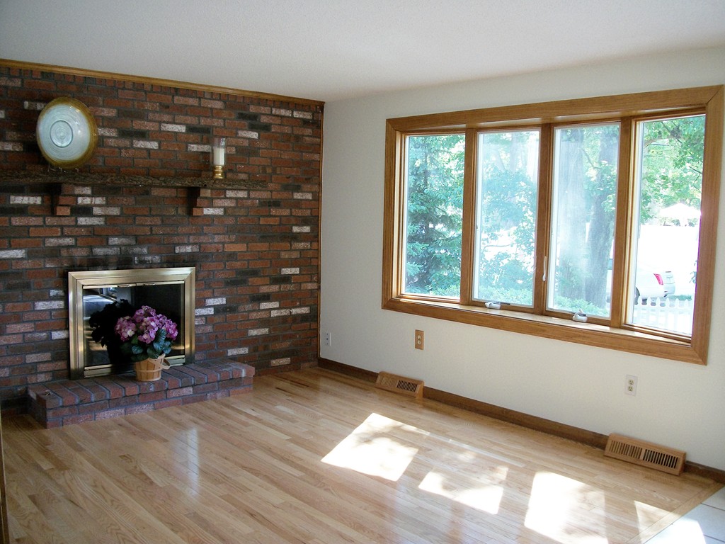 26 Warren Road Tewksbury, MA 01876 - Photo 3 of 20 Gallery Image 3