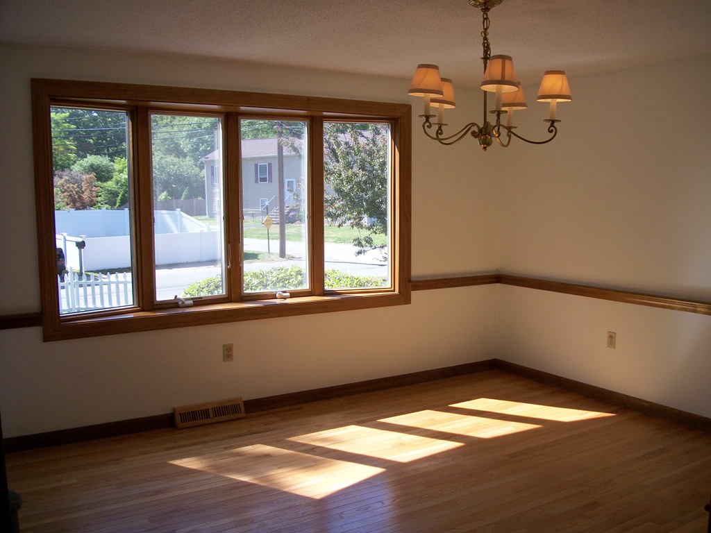 26 Warren Road Tewksbury, MA 01876 - Photo 5 of 20 Gallery Image 5