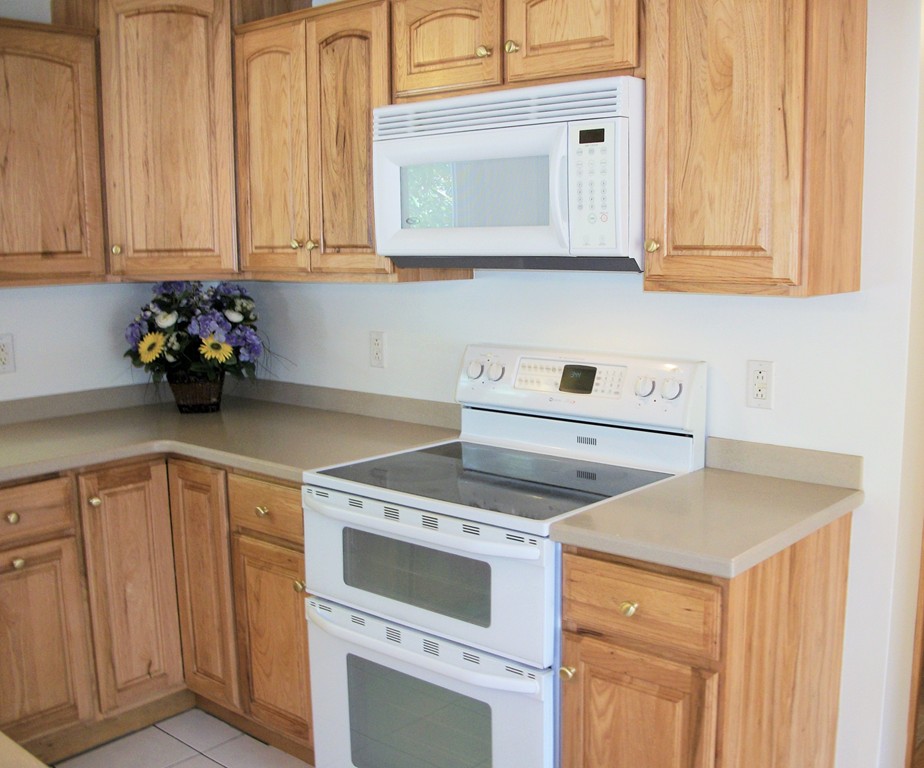 26 Warren Road Tewksbury, MA 01876 - Photo 8 of 20 Gallery Image 8