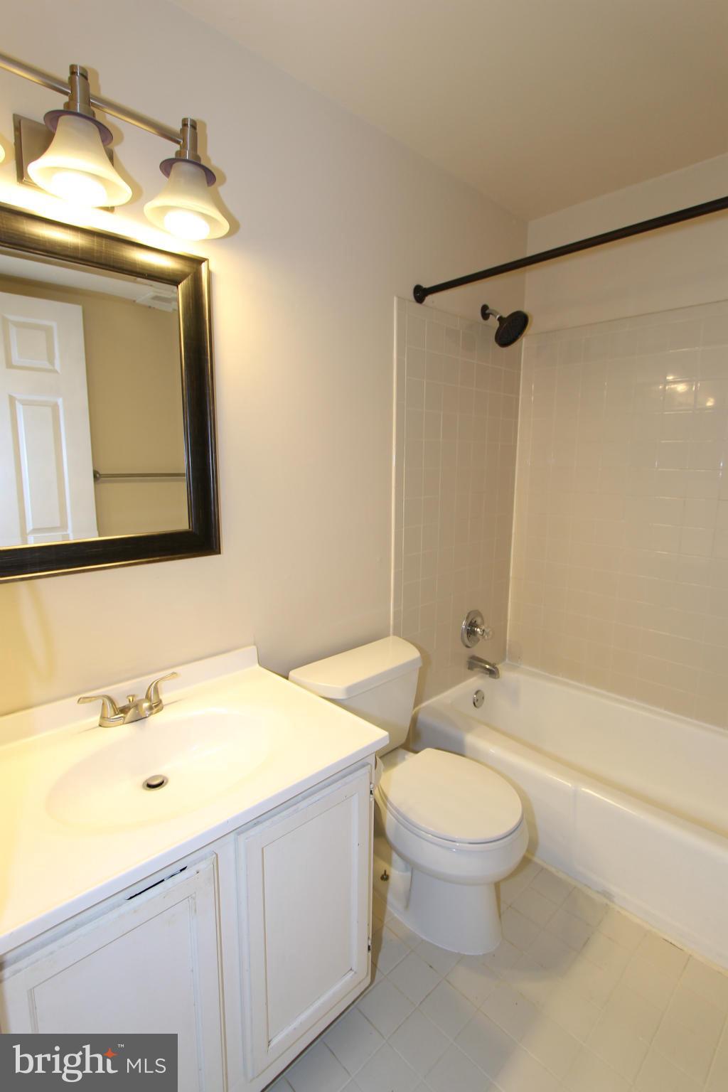 4424 Flintstone Road Alexandria, VA 22306 - Photo 13 of 17 Bath