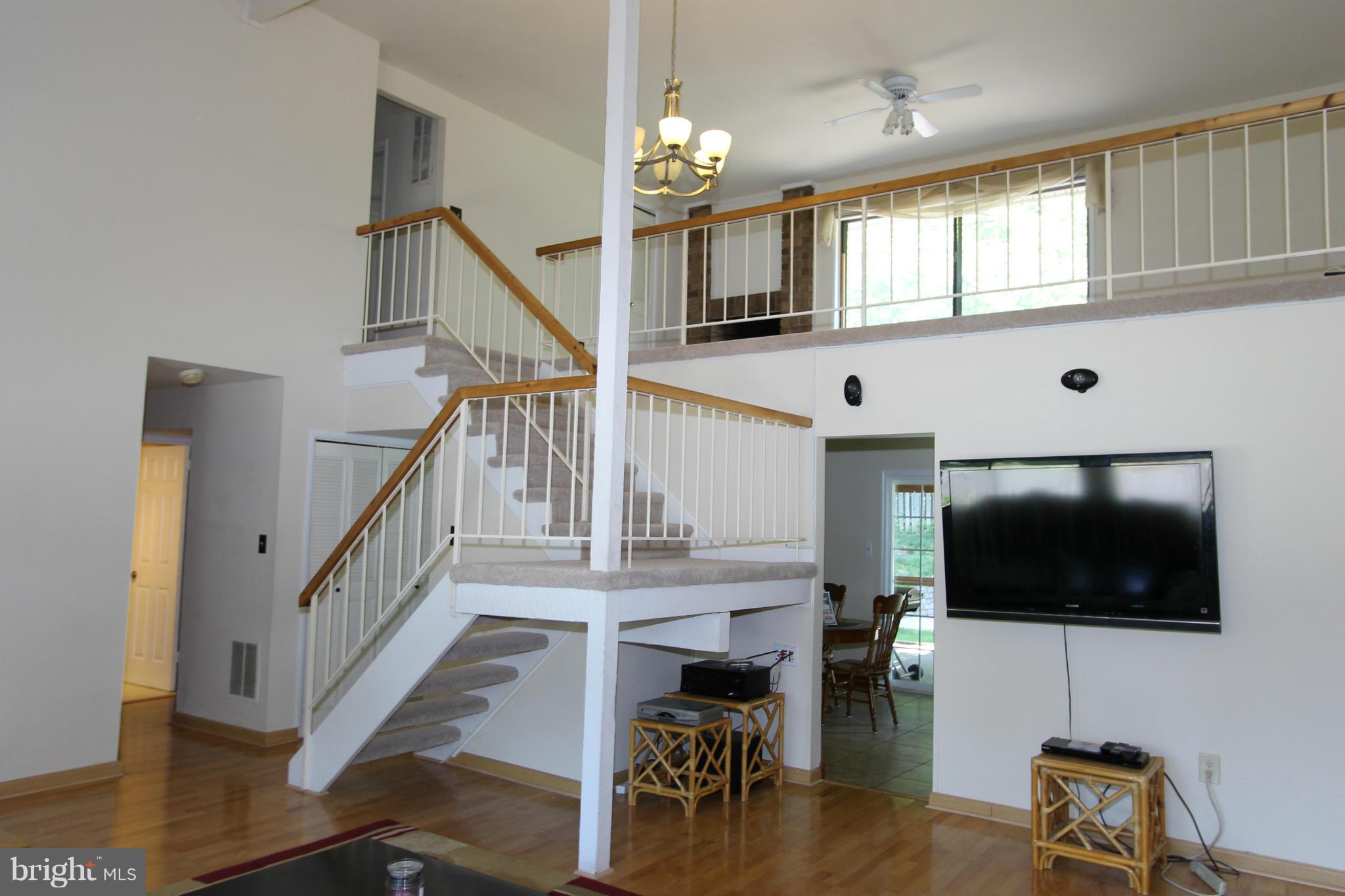 4424 Flintstone Road Alexandria, VA 22306 - Photo 4 of 17 Family Room