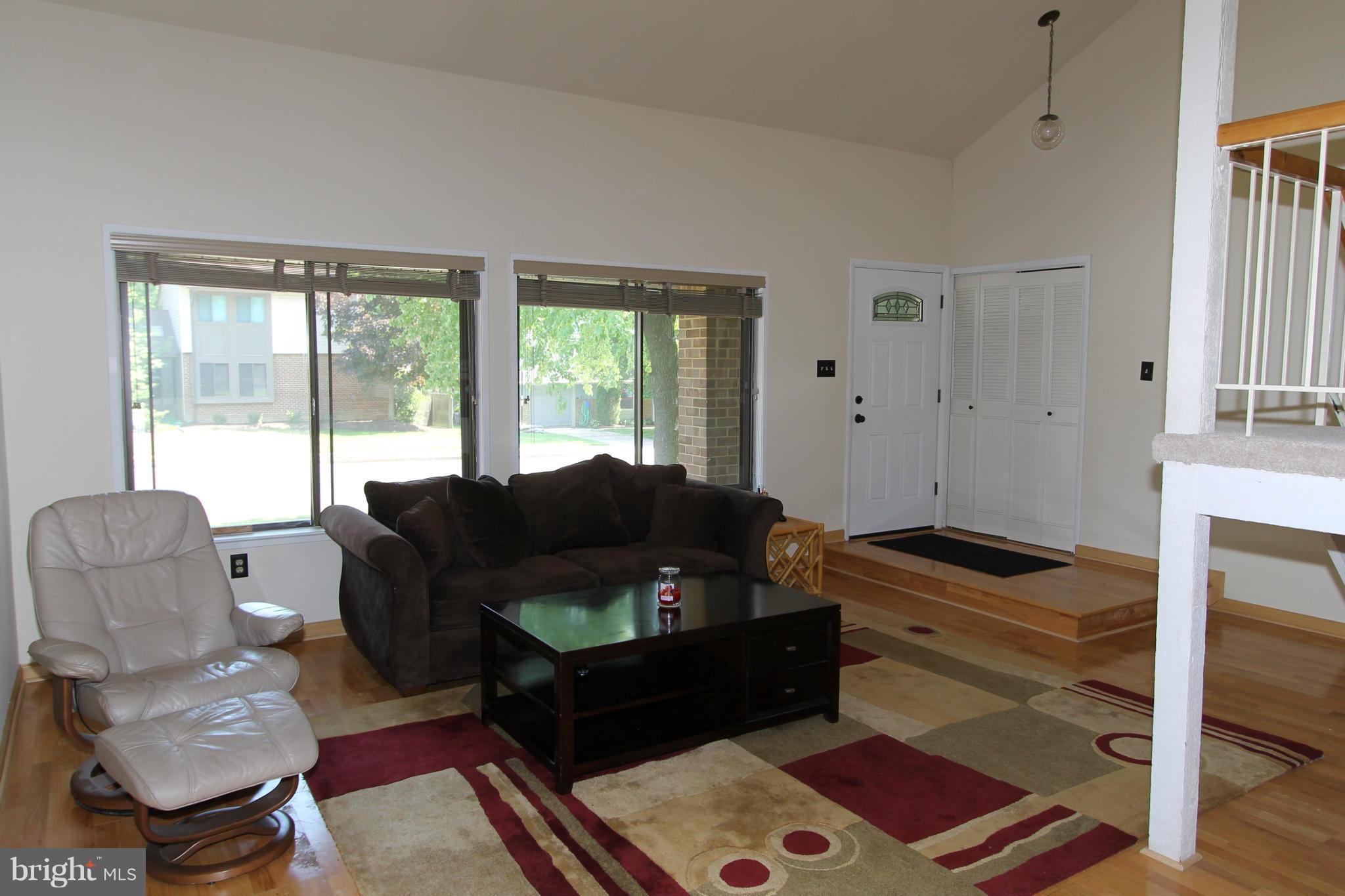 4424 Flintstone Road Alexandria, VA 22306 - Photo 5 of 17 Family Room