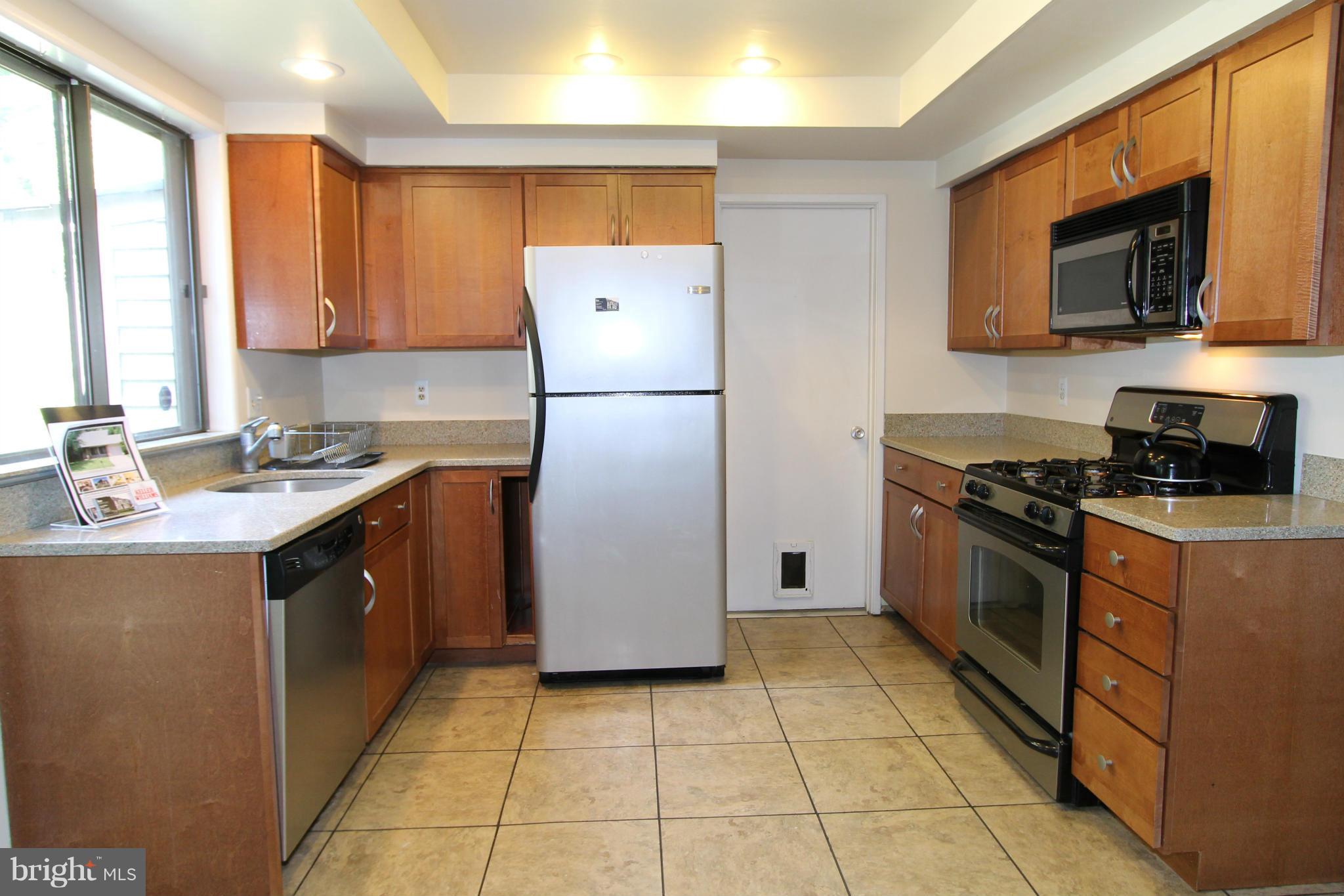 4424 Flintstone Road Alexandria, VA 22306 - Photo 6 of 17 Kitchen