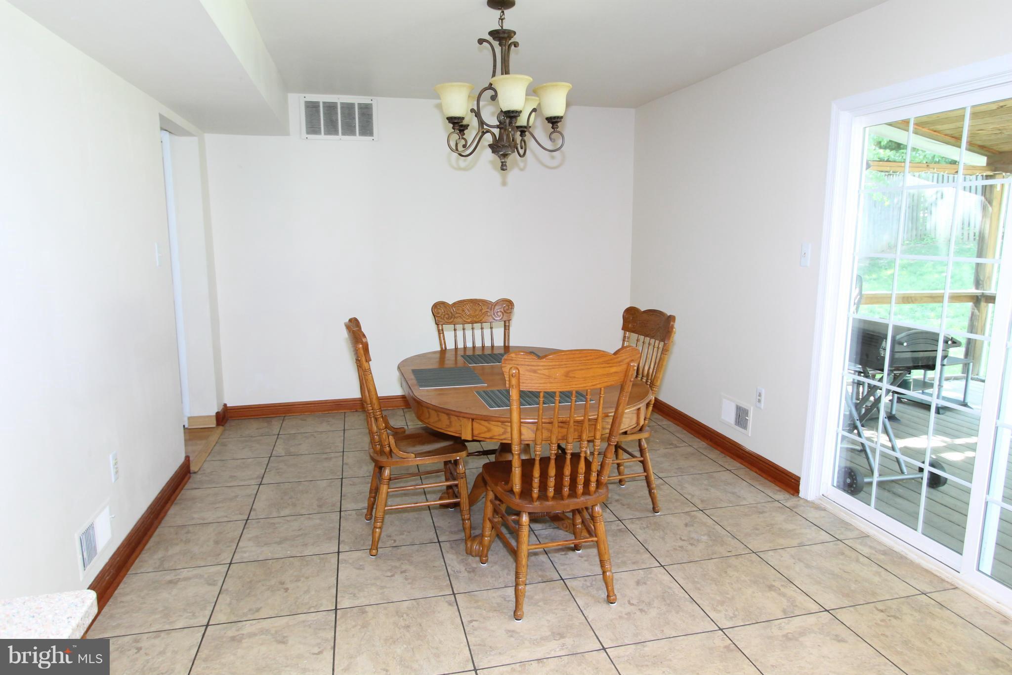 4424 Flintstone Road Alexandria, VA 22306 - Photo 7 of 17 Kitchen