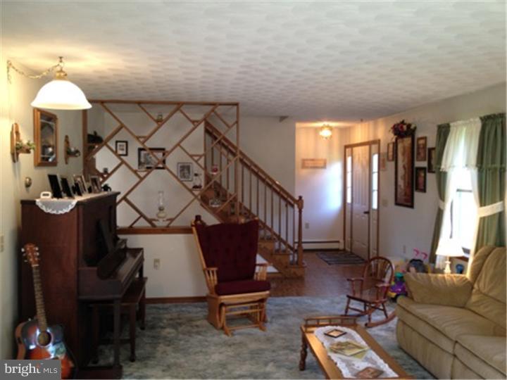 550 Woleber Road Myerstown, PA 17067 - Photo 5 of 11 Living Room