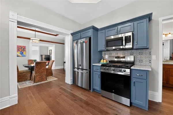 $515,000 | 204 Southeast 1st Street, Lee's Summit, MO 64063