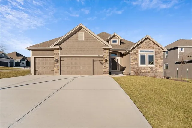 $623,160 | 7000 Northeast 102nd Court, Kansas City, MO 64156