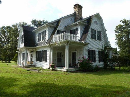 2440 Rugby Pike Allardt, TN 38556 - Photo 1 of 26 rugby house1