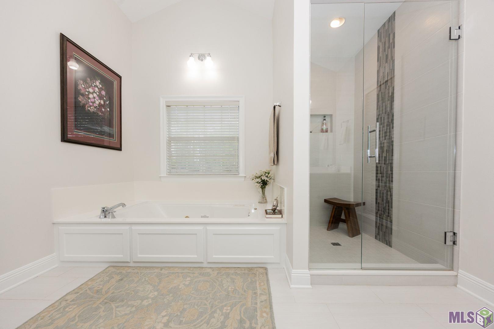13407 North Amiss Road Baton Rouge, LA 70810 - Photo 22 of 39 Primary Bath with Walk In Shower