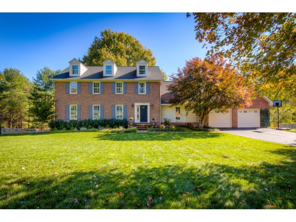230 Galway Road Bristol, TN 37620 - Photo 1 of 36 Welcome Home